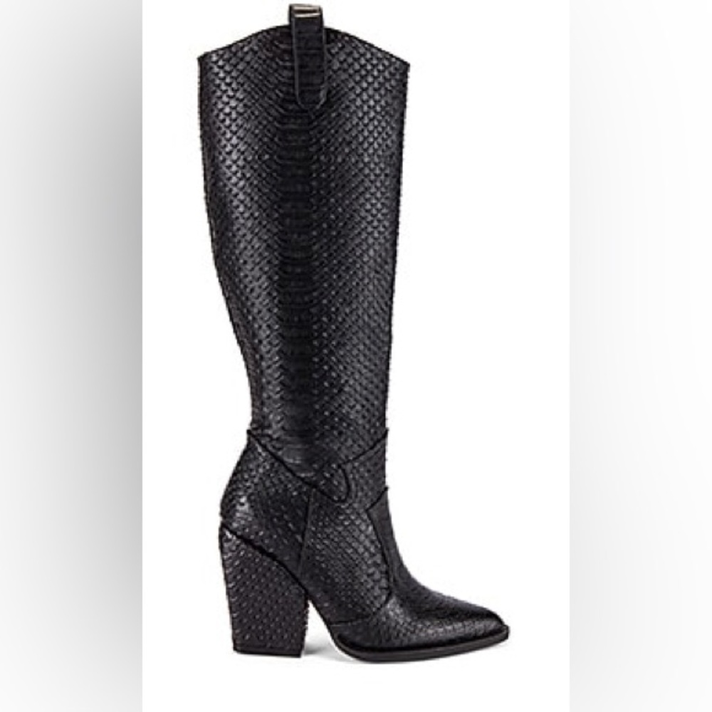 Wesley Boot in Black Snake
Alias Mae size 8